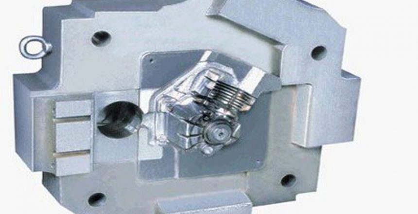 What are the specific requirements for the runner of the die-casting mold